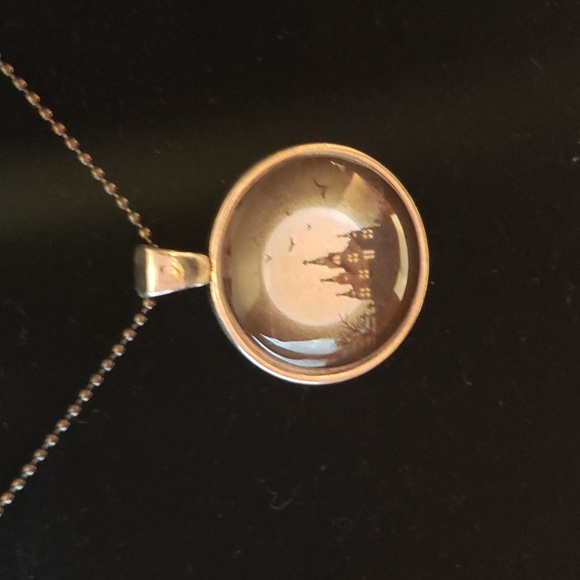 Spooky House Round Pendent - Picture 2 of 4